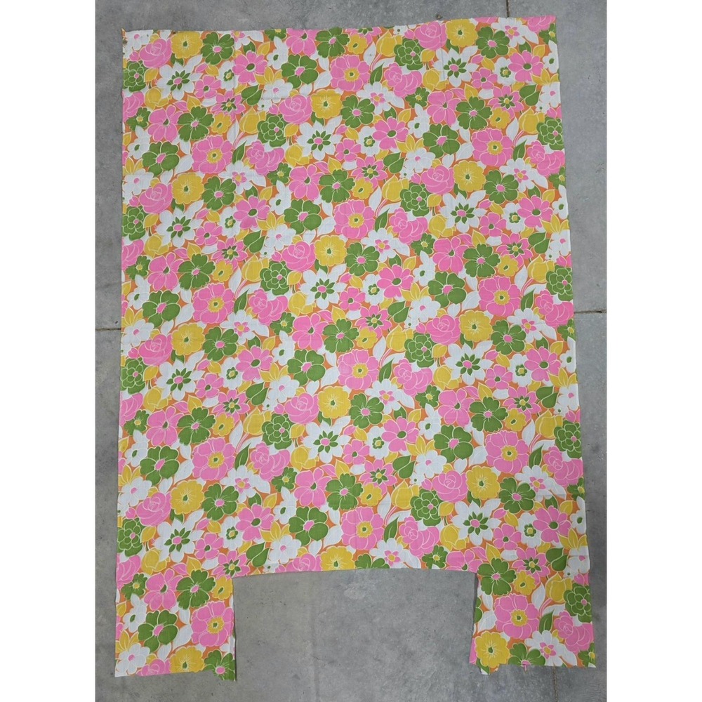 Flower Power 60s 70s Vtg Floral Fabric Pink Yellow Green Flowers Retro Groovy